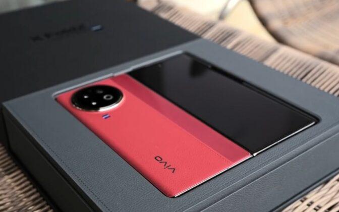 Vivo X Fold 2 kicsomagolása: nem hivatalos betekintés az áprilisban piacra kerülő hajtogatható okostelefonba