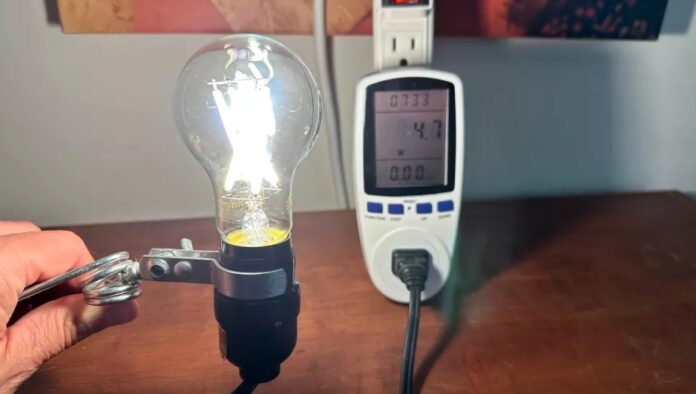 A Philips új LED izzói fele annyi áramot fogyasztanak, mint a hagyományosak