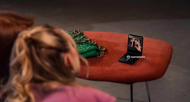 Egy hozzáférhető árú, összehajtható okostelefon érkezik: a Motorola RAZR 40 bemutatkozása már a premier előtt képgalérián keresztül