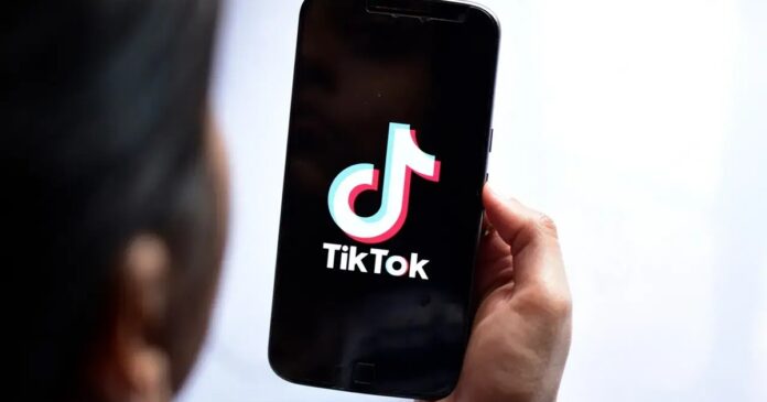 A TikTok kísérleti chatbotja, a Tako: MI alapú beszélgetési lehetőség a platformon