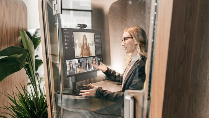 A Lenovo ThinkSmart View Plus bejelentése – Egy MI tanúsítvánnyal rendelkező, önálló csapatmunka eszköz 2 Lenovo ThinkSmart View Plus