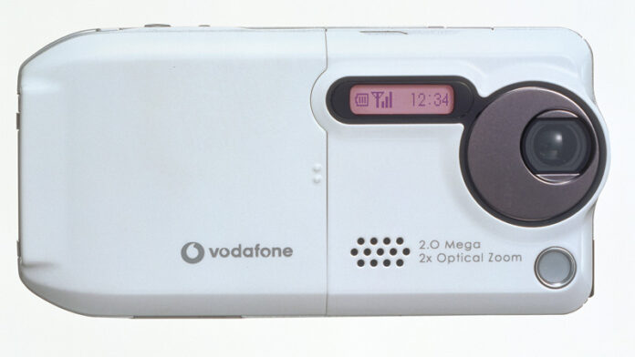 Tudásvilág #6: Az első optikai zoomos telefon a Sharp érdeme, még 2004-ben