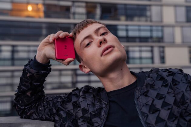 A Motorola RAZR 40 Ultra a hajlítható kijelzős telefonok élményét újragondolja a piac legnagyobb külső kijelzőjével