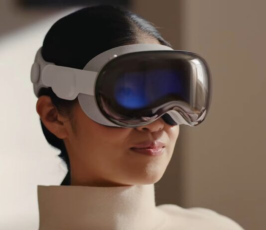 Megérkezett a VisionOS: Az Apple Vision Pro új operációs rendszerének bemutatása