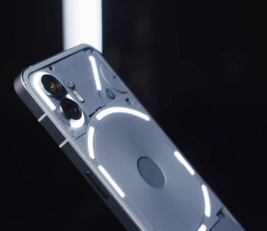 Nothing Phone (2)
