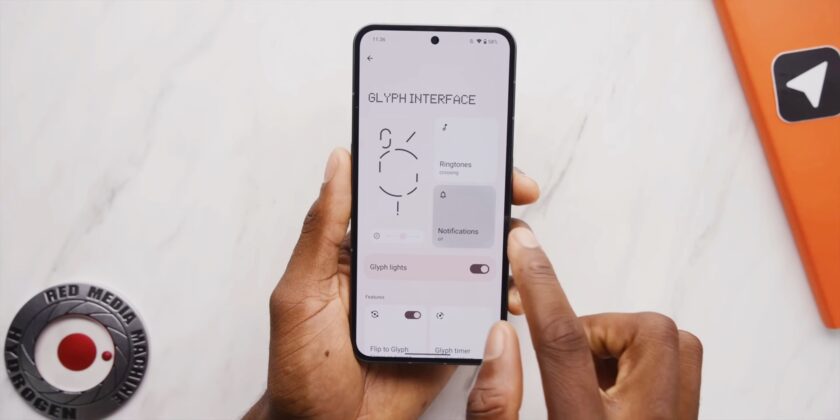 Nothing Phone (2): Marques Brownlee bemutatja a telefon új LED-megvilágítási rendszerét és az ergonomikus változásokat