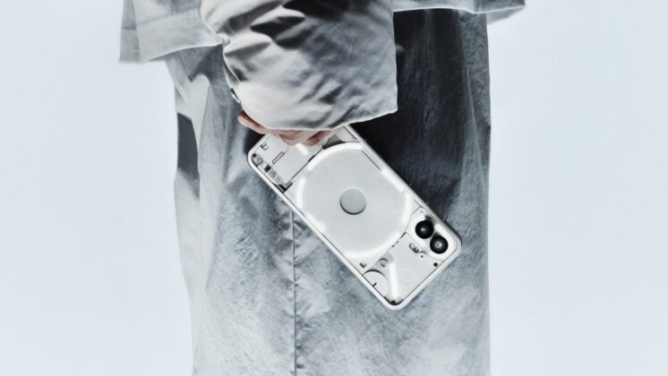 Nothing Phone (2)