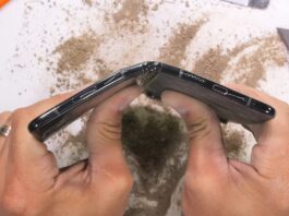 A Google Pixel Fold összecsukható telefonja vajon tényleg bírja a strapát? JerryRigEverything keményen próbára tette