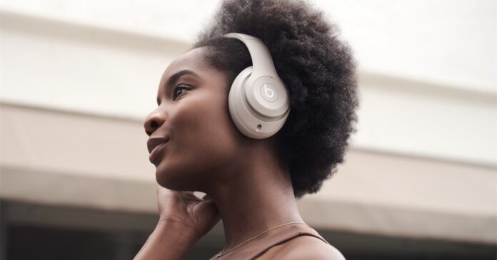 Apple Beats Studio Pro