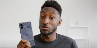 Nothing Phone (2): Marques Brownlee bemutatja a telefon új LED-megvilágítási rendszerét és az ergonomikus változásokat