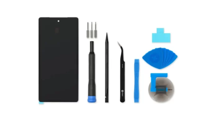 Az iFixit és a Google közös programja segít a Pixel 7a tulajdonosoknak, hogy saját maguk javítsák meg telefonjukat