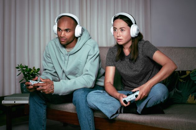 SteelSeries Arctis Nova 7 White: Páratlan hangminőséget ígér és MI-vezérelt zajszűrést a gamereknek