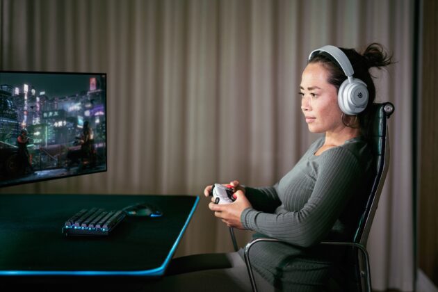 SteelSeries Arctis Nova 7 White: Páratlan hangminőséget ígér és MI-vezérelt zajszűrést a gamereknek