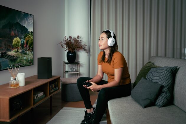 SteelSeries Arctis Nova 7 White: Páratlan hangminőséget ígér és MI-vezérelt zajszűrést a gamereknek