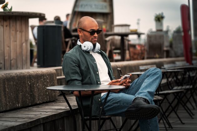 SteelSeries Arctis Nova 7 White: Páratlan hangminőséget ígér és MI-vezérelt zajszűrést a gamereknek