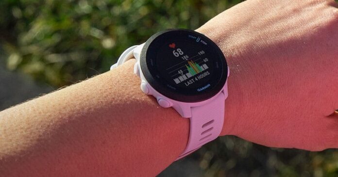 Garmin Forerunner 165: Az AMOLED kijelző és az új pulzusmérő szenzor frissítést hoz