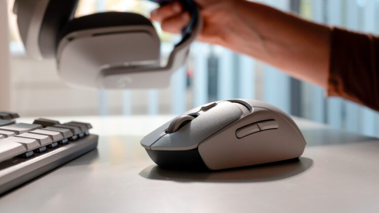 Logitech G309 LIGHTSPEED Wireless Gaming Mouse