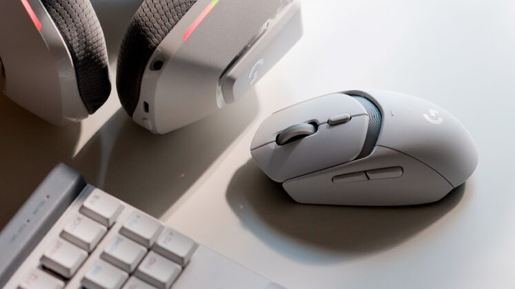 Logitech G309 LIGHTSPEED Wireless Gaming Mouse