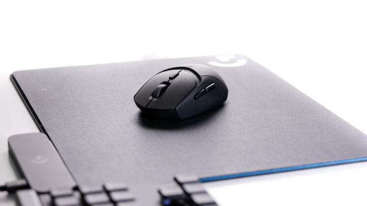 Precíz irányítás és alacsony késleltetés; A Logitech G309 LIGHTSPEED ideális minden szintű játékos számára