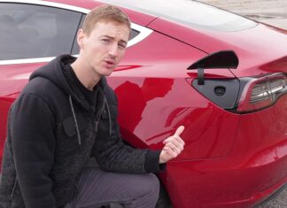 240 ezer kilométer után: mennyit veszített a Tesla Model 3 akkumulátora?; A költségek és megtakarítások meglepő részletei (videó) Mennyire gazdaságos a Tesla Model 3 240 ezer km után?; Akkumulátor degradáció és váratlan költségek