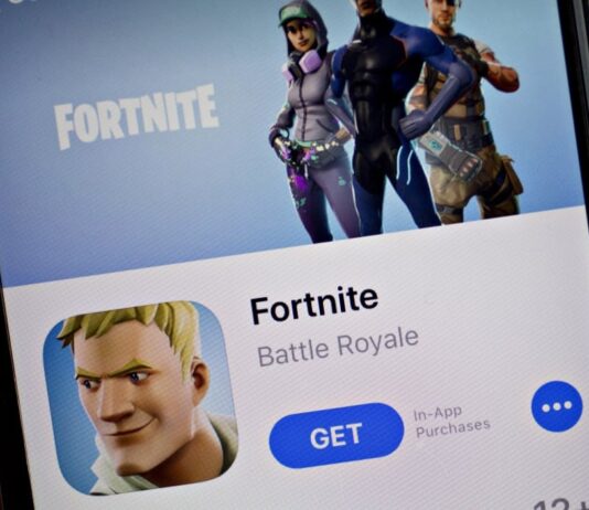 Apple enged az EU nyomásának; Epic Games Store újraindul iOS-en