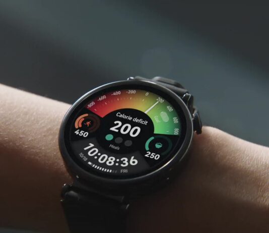 A HUAWEI továbbra is vezető szerepet tölt be az okosórák és fitnesz karkötők piacán; új termékek érkeznek szeptemberben