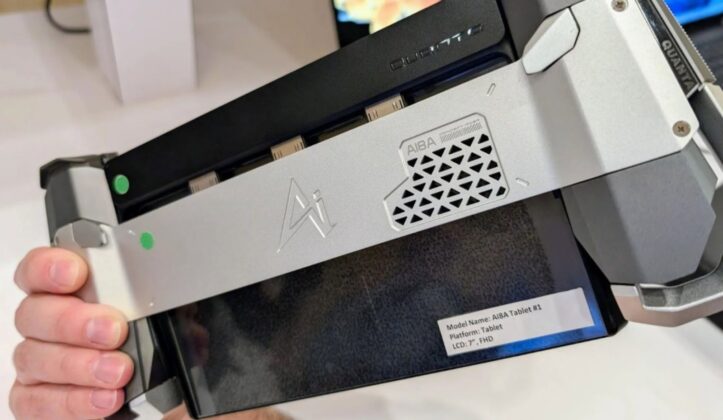 Egyetlen eszköz a mindennapok minden helyzetére: az Intel AI8A táblagépből laptop, játékkonzol és asztali PC is lehet