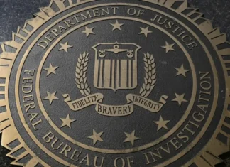Az FBI figyelmeztetése az Egyesült Államokban; Kínai csalók hamis SMS-ekkel támadják az iPhone és Android felhasználókat útdíjtartozás ürügyén