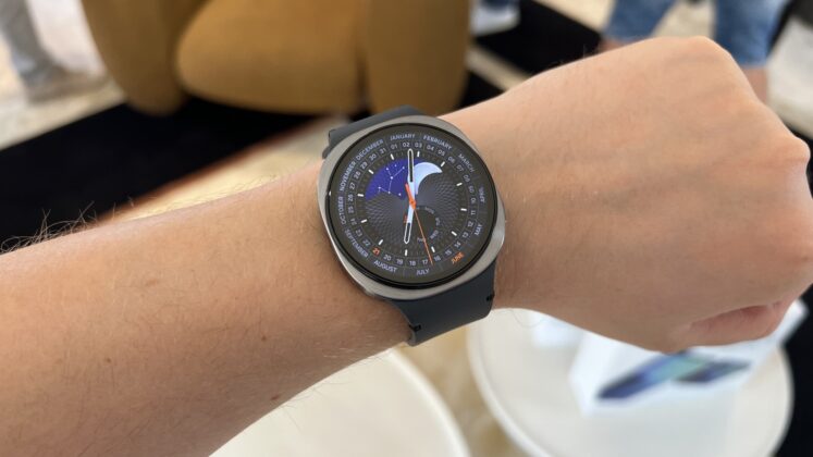 A Galaxy Watch8 és a Galaxy Watch8 Classic bemutatása; minimalista dizájn és új egészségügyi szenzorok