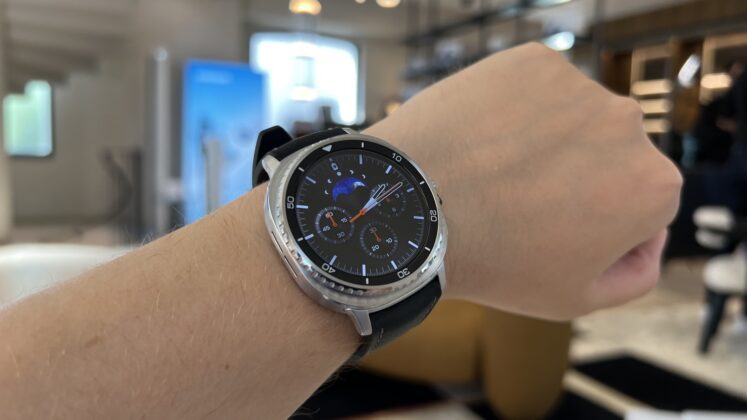 A Galaxy Watch8 és a Galaxy Watch8 Classic bemutatása; minimalista dizájn és új egészségügyi szenzorok