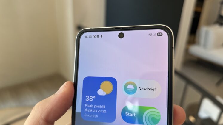 A Galaxy Z Flip7 FE hivatalos bemutatása; elérhetőbb hajlítható modell Exynos 2400 lapkával és mappaszerű külső kijelzővel