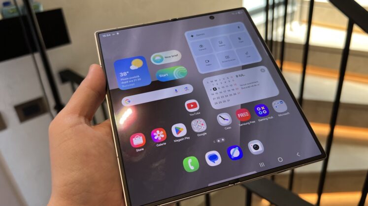 A Galaxy Z Fold7 hivatalosan is megérkezett; látványos új dizájn, szupervékony test és láthatatlan hajlat