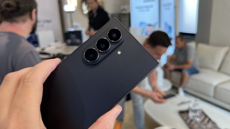 A Galaxy Z Fold7 hivatalosan is megérkezett; látványos új dizájn, szupervékony test és láthatatlan hajlat