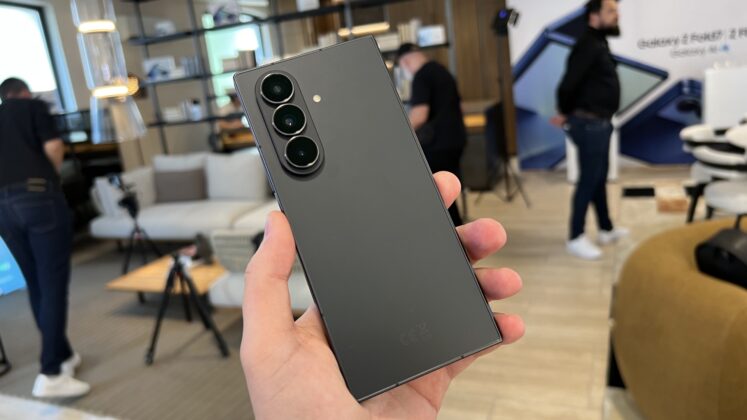 A Galaxy Z Fold7 hivatalosan is megérkezett; látványos új dizájn, szupervékony test és láthatatlan hajlat