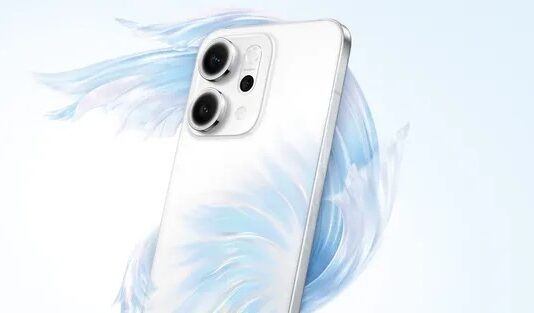 Az OPPO egy 8000 mAh-s, 8 mm alatti telefonnal kísérletezik; szivárgott az első részlet