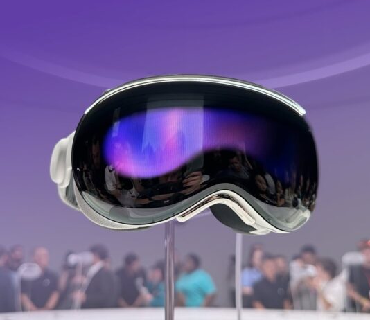A Vision Pro 2 bemutatására készül a Apple még idén; az új headset M4 lapkával és kényelmesebb kialakítással érkezik