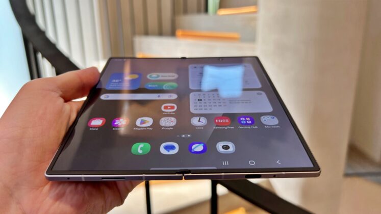 Nincs többé észrevehető gyűrődés a Galaxy Z Fold7 és a Z Flip7 kijelzőjén; a Samsung beszállíthatja az Apple első összecsukható iPhone-jának paneljeit