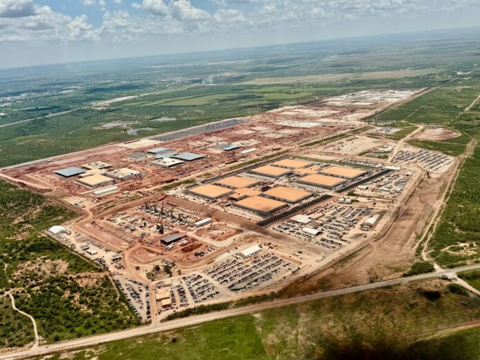 Stargate néven indul a valaha volt egyik legnagyobb adatközpont; Az OpenAI, az Oracle és a SoftBank közösen építik 1 Egy félbillió dolláros MI-központ épül Texasban; az OpenAI már elindította a Stargate projektet