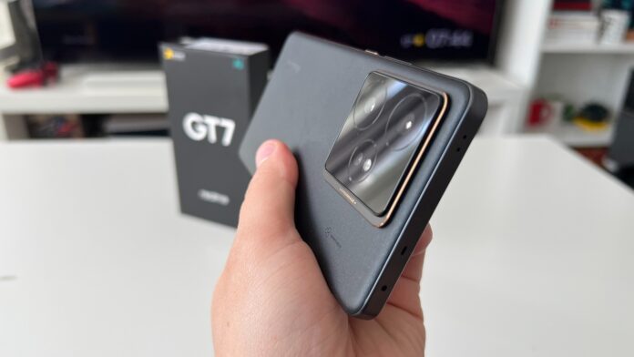 A Realme GT8 és GT8 Pro októberben érkezik; Snapdragon 8 Elite 2 és 200 MP periszkóp kerülhet a csúcsmodellbe 1 A Realme GT8 és GT8 Pro októberben érkezhet; Snapdragon 8 Elite 2, 7000 mAh akku és 200 MP-es periszkópos kamera várható