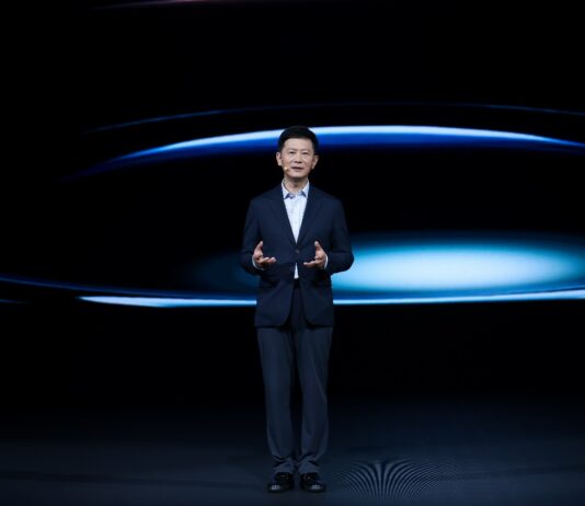 A vivo bemutatta első MR headsetjét; a Vision Discovery Edition 8K kijelzővel és Snapdragon XR2+ Gen 2-vel érkezik