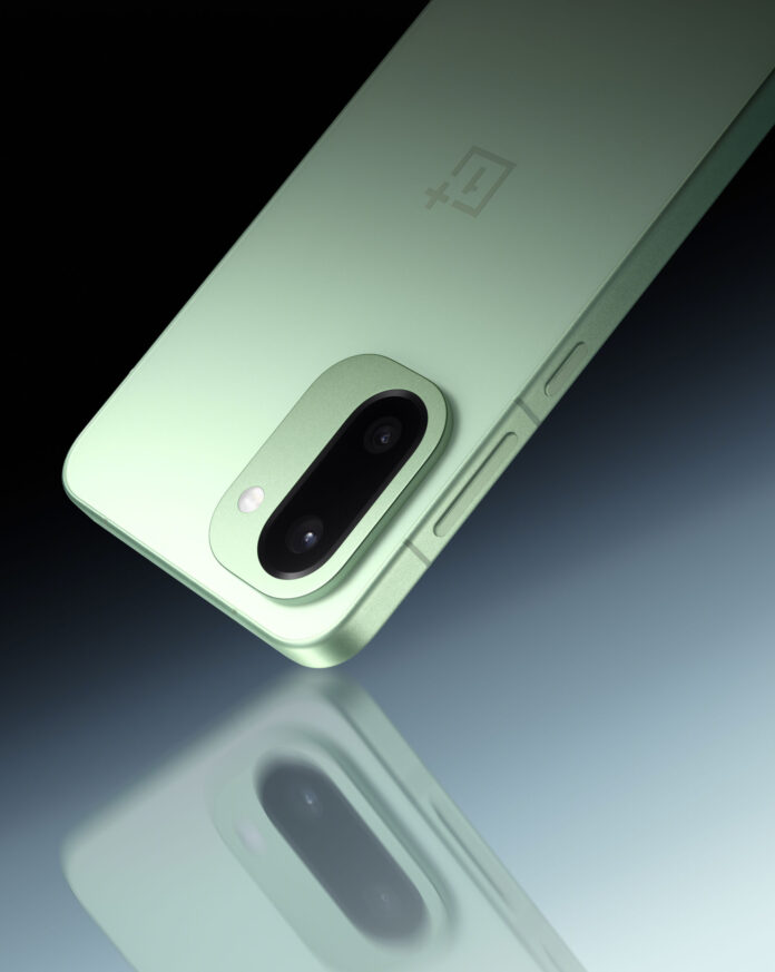 OnePlus 15R, Pad Go 2 és Watch Lite érkezik Magyarországra; zászlóshajó SoC, stylusos tablet és könnyű okosóra