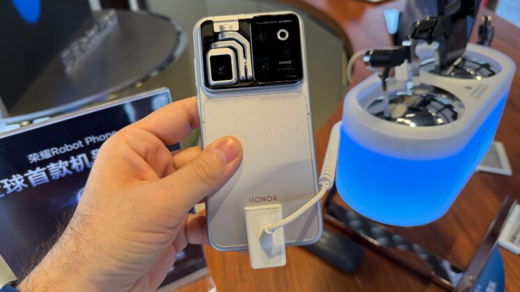 A HONOR Robot Phone Kínában 9999 jüantól indul: mennyibe kerülhetne itthon a robotgimbalos mobil?