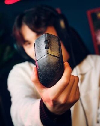 A HyperX nyitott hátlapú fejhallgatóval és 47 grammos vezeték nélküli egérrel készül a Gamescomra