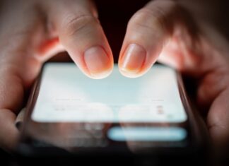 A mobilok egyre inkább tartós fogyasztási cikkek: miért ritkulnak a cserék?