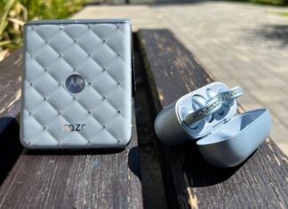 Swarovski-kristályos Razr 70 különkiadást villantott a Motorola az IFA előtt