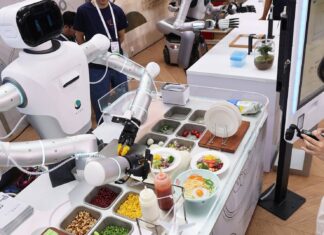 Kínában már az AI is a wok fölött áll: robotok főznek és felszolgálnak