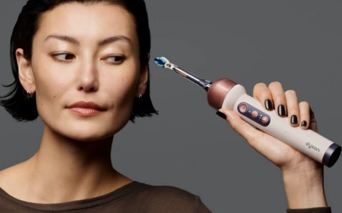 Dyson CameraJet: kamerás, szájzuhanyos elektromos fogkefe közel félmillió? Nem, inkább 220–240 ezer forint lehet itthon