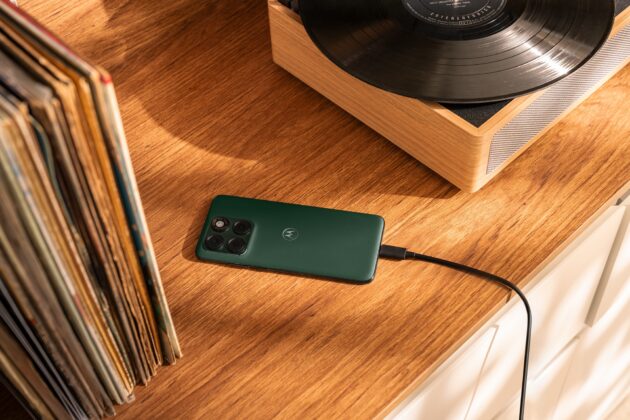 IFA 2026: 200 MP-es kamerával és 6500 mAh-s akkumulátorral érkezik a Motorola edge 70 plus
