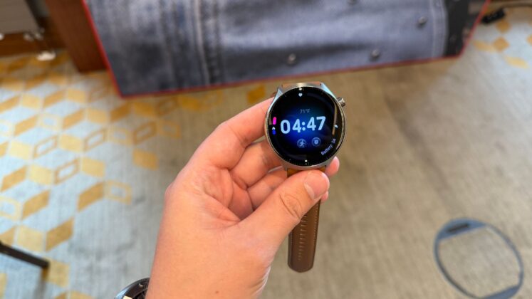 Moto Watch Ultra: Wear OS 6-tal és LTE-vel erősít a Motorola prémiumórája