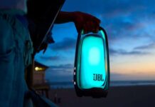 A JBL Pulse 6 hangszóró és hangulatlámpa egyben: 40 W, Bluetooth 6.0 és 12 órás üzemidő
